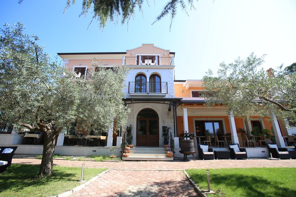Dobravac Wine Estate Nočitev z zajtrkom
