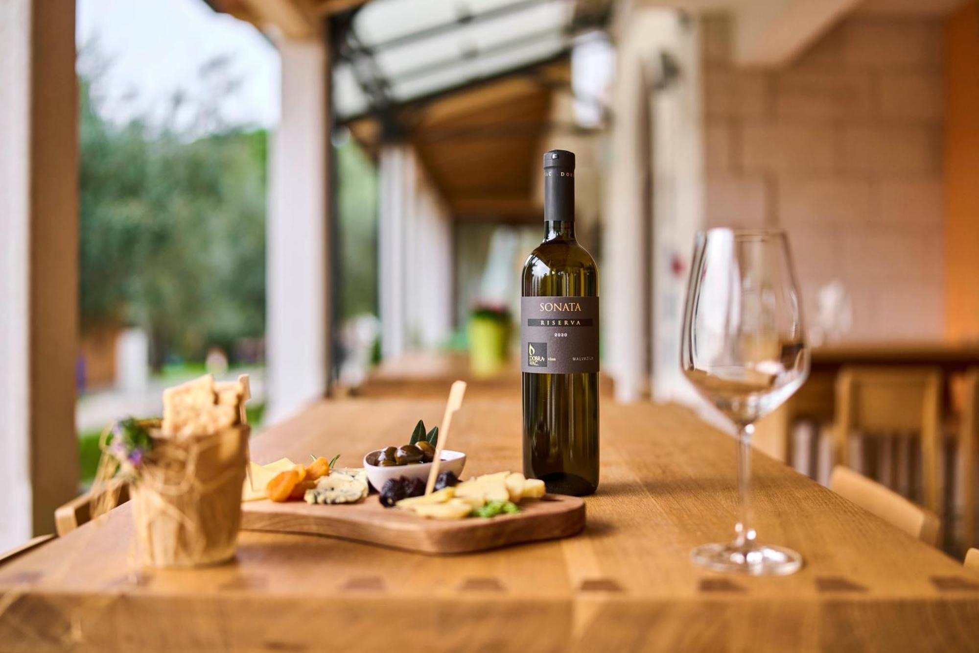 Dobravac Wine Estate 3*