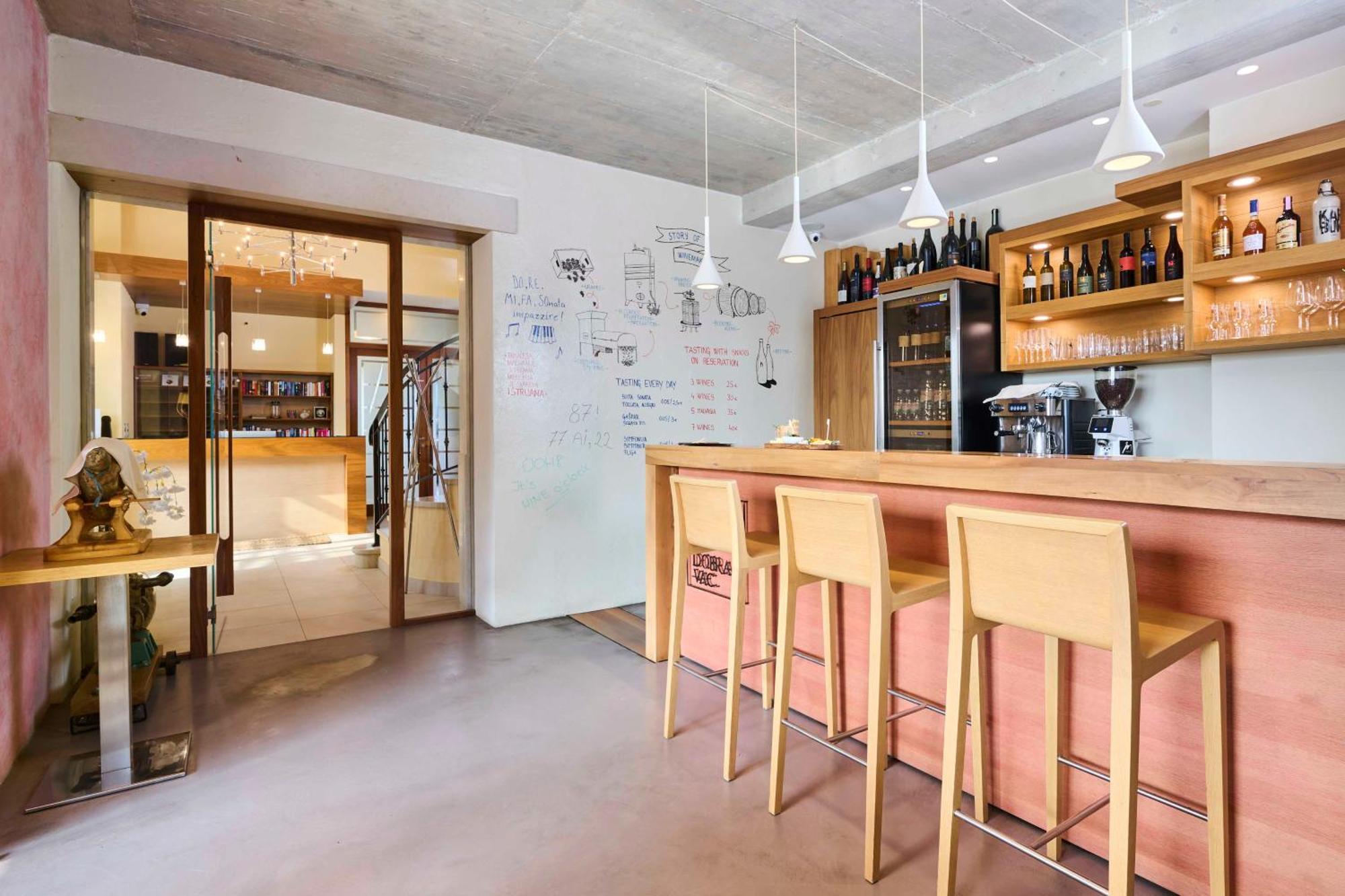 Dobravac Wine Estate 3*